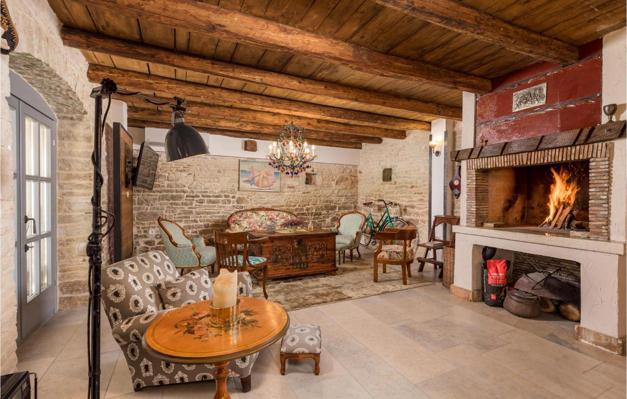 Amazing Home In Foli With Kitchen Extérieur photo